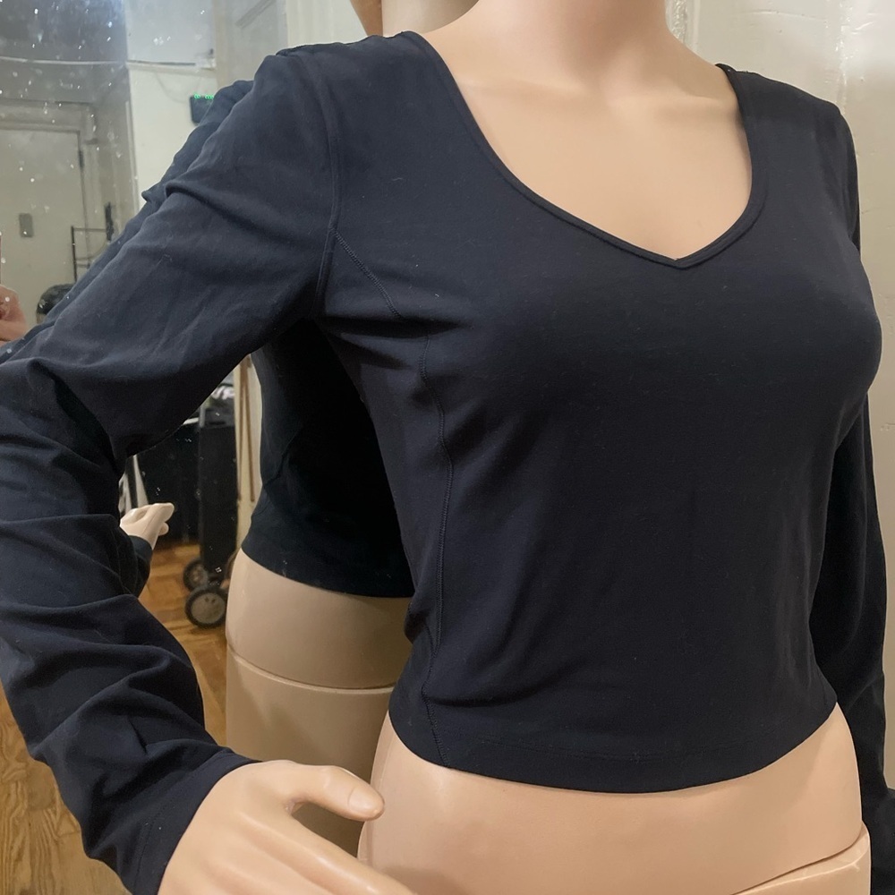 Lululemon Women's Black V-Neck Top - Picture 6 of 16